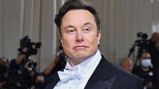 Elon Musk: Russia-Ukraine War Will End If US Imposes Sanctions on Top 10 Ukrainian Oligarchs